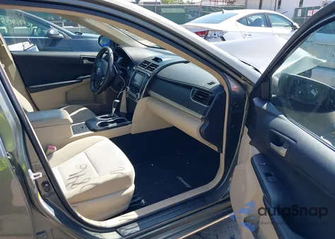 2012 Toyota Camry Se/Le/Xle z USA, uszkodzony, nr VIN 4T4BF1FK5CR271480